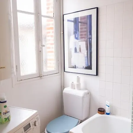 Superb Apartment On The Canal Saint Martin Appartamento